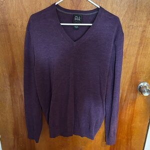 Jos. A. Bank Men's V-Neck Sweater in Plum